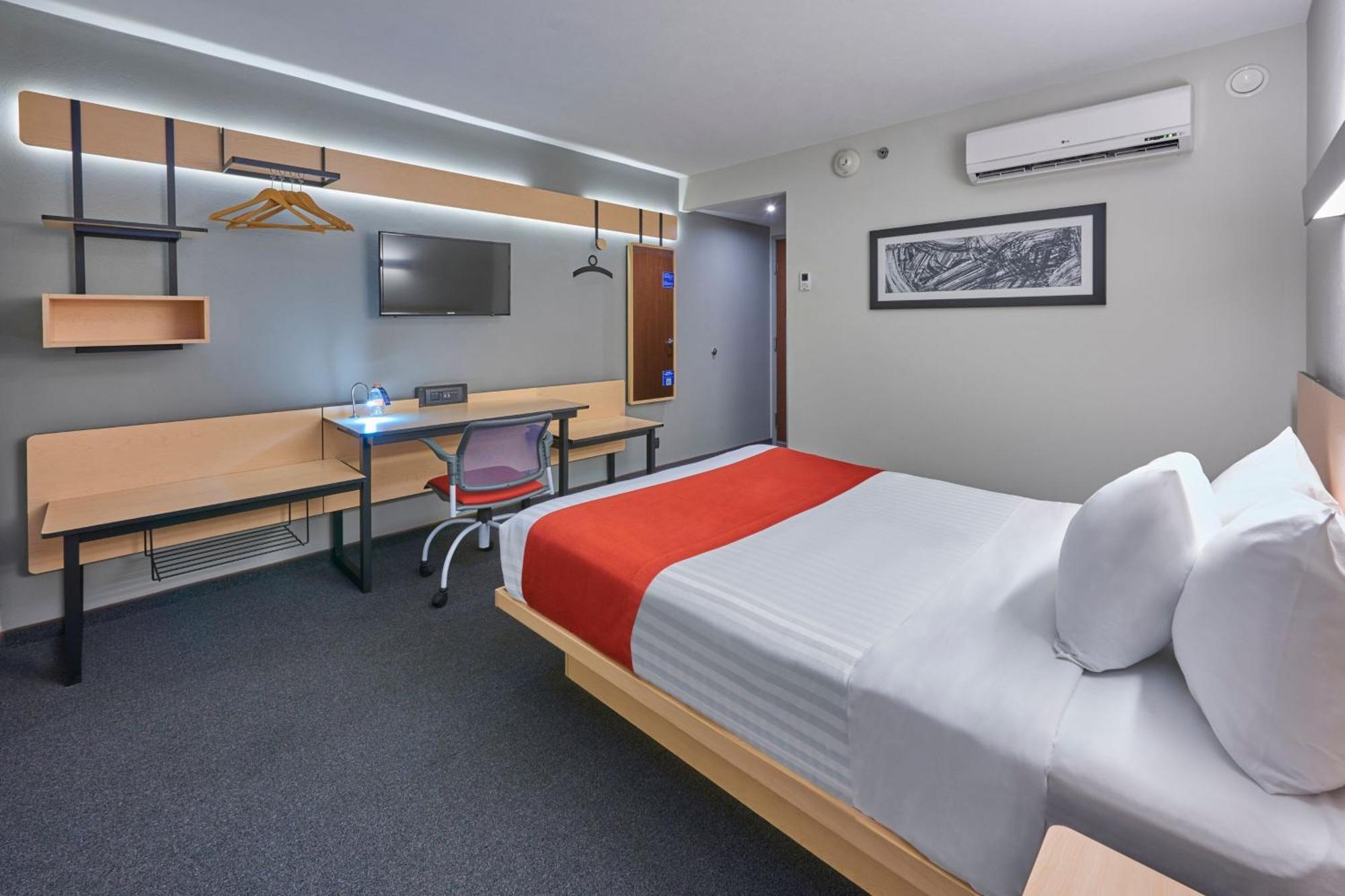 City Express By Marriott Irapuato Norte Экстерьер фото
